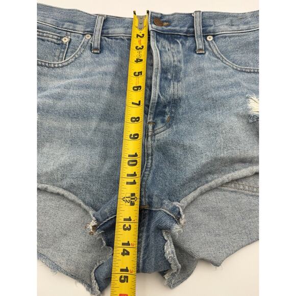 Madewell Womens Relaxed Denim Jean Shorts Size 32 Light Wash Distressed Denim - Picture 8 of 9